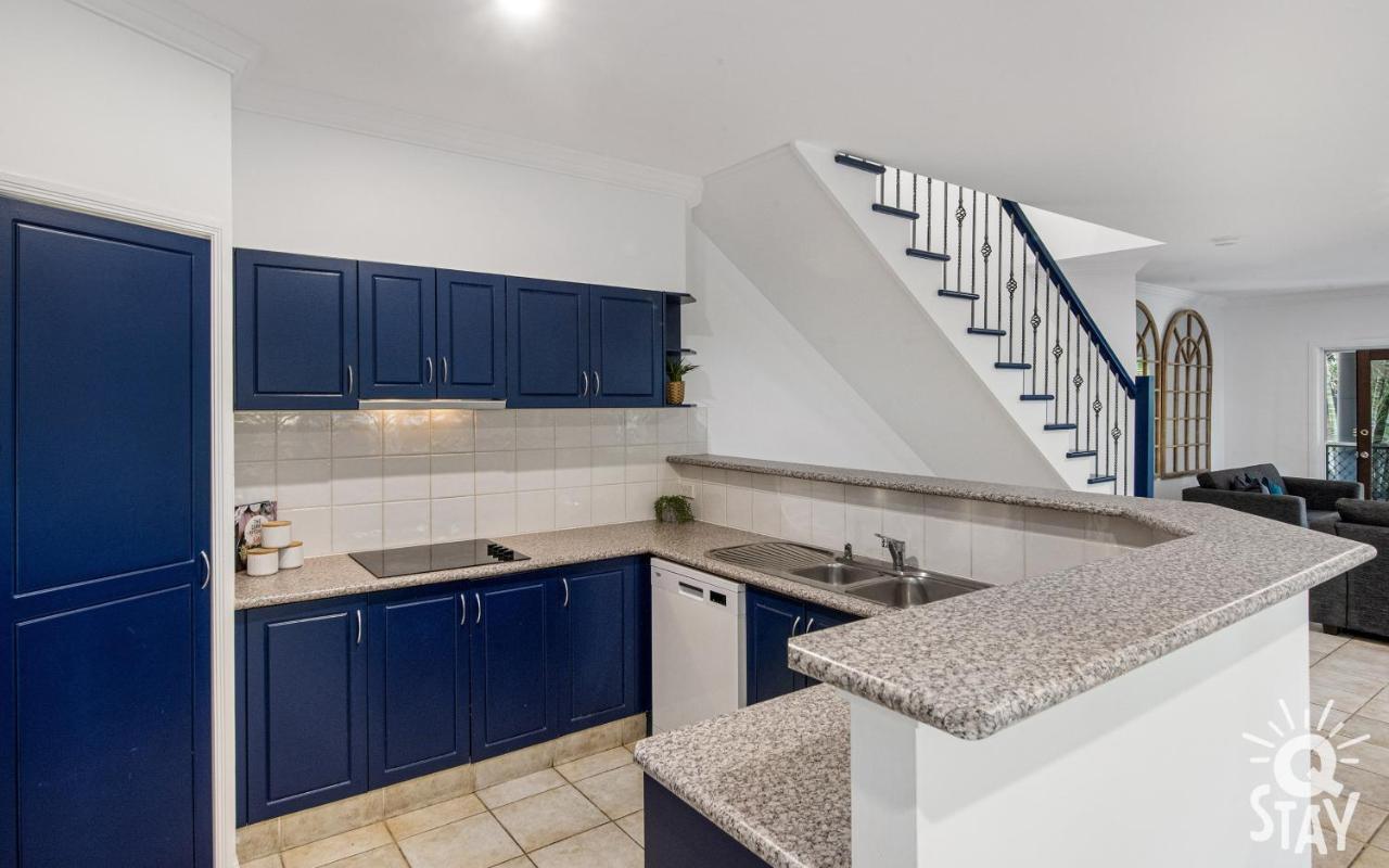 3 Bedroom Villa's In Surfers Paradise - Q Villa Gold Coast