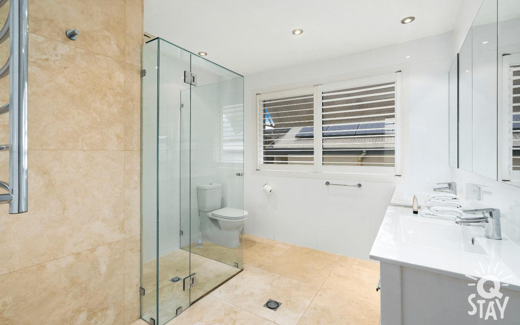 3 Bedroom Villa's In Surfers Paradise - Q Villa Gold Coast